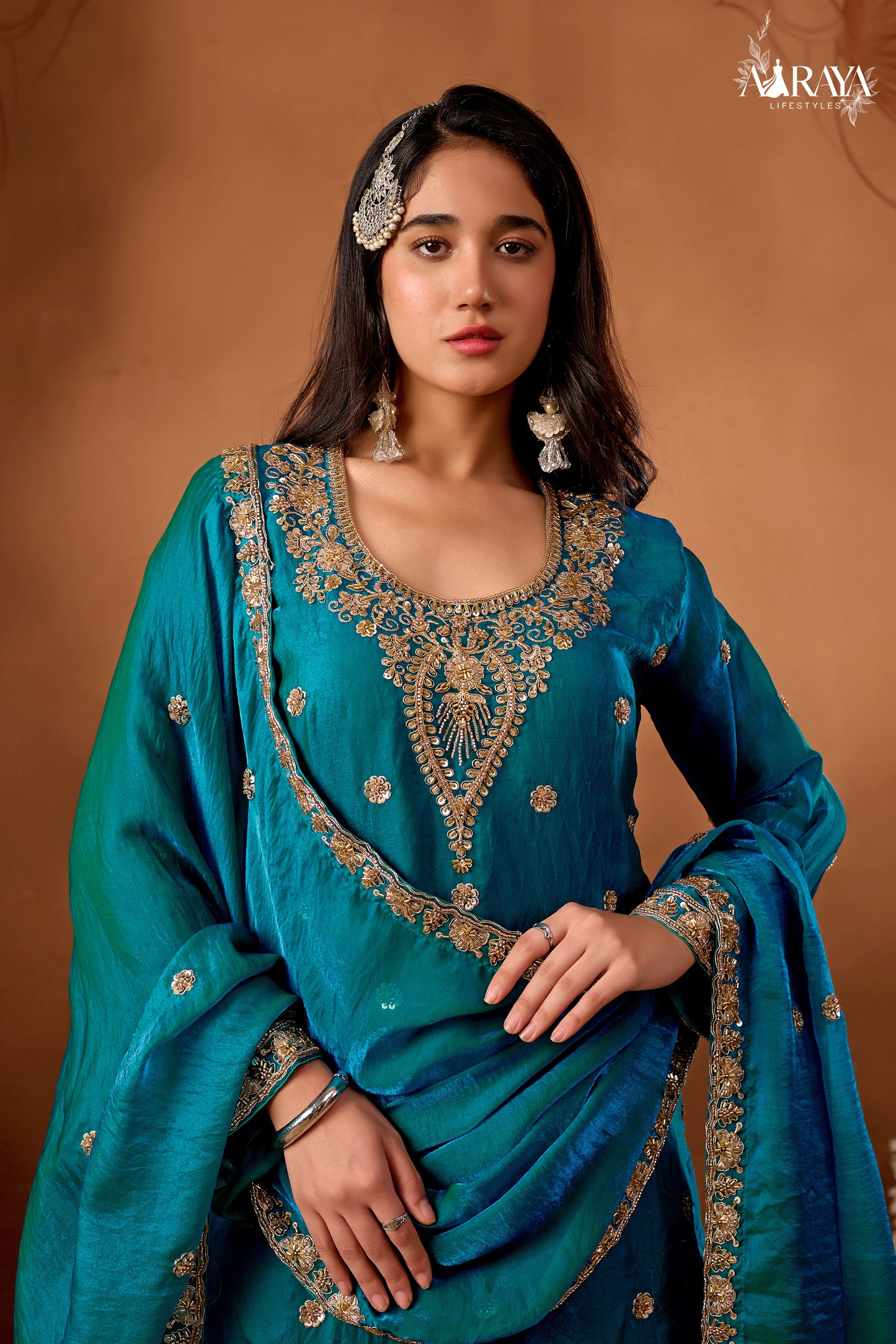 NOORA Classic Handcrafted Kurti Set