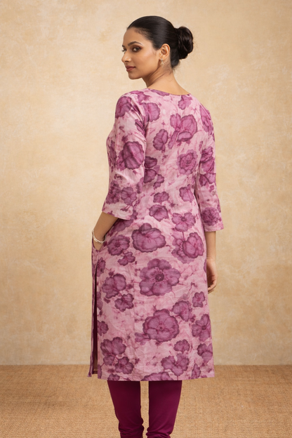SALVIKA Women Pink & Magenta Floral Printed Straight Kurta