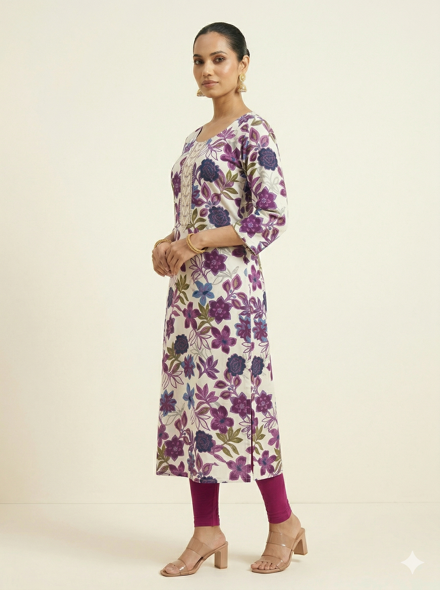 KARIVA Women White & Purple Floral Printed Straight Kurta